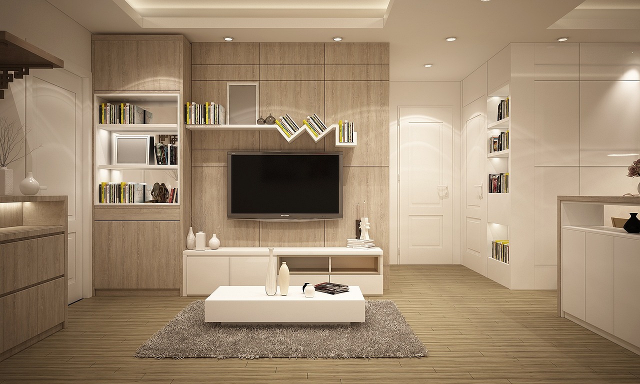 Strak design dressoir gecombineerd met kleurrijke accessoires.